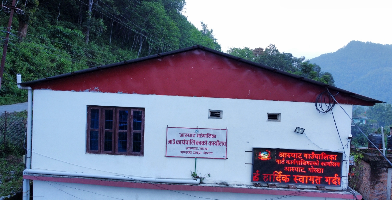 आरुघाट गाउँपालिकाले भोटेकोशी बाढीमा बेपत्ता भएका परिवारलाई रु. १ लाख राहत दिने  !!
