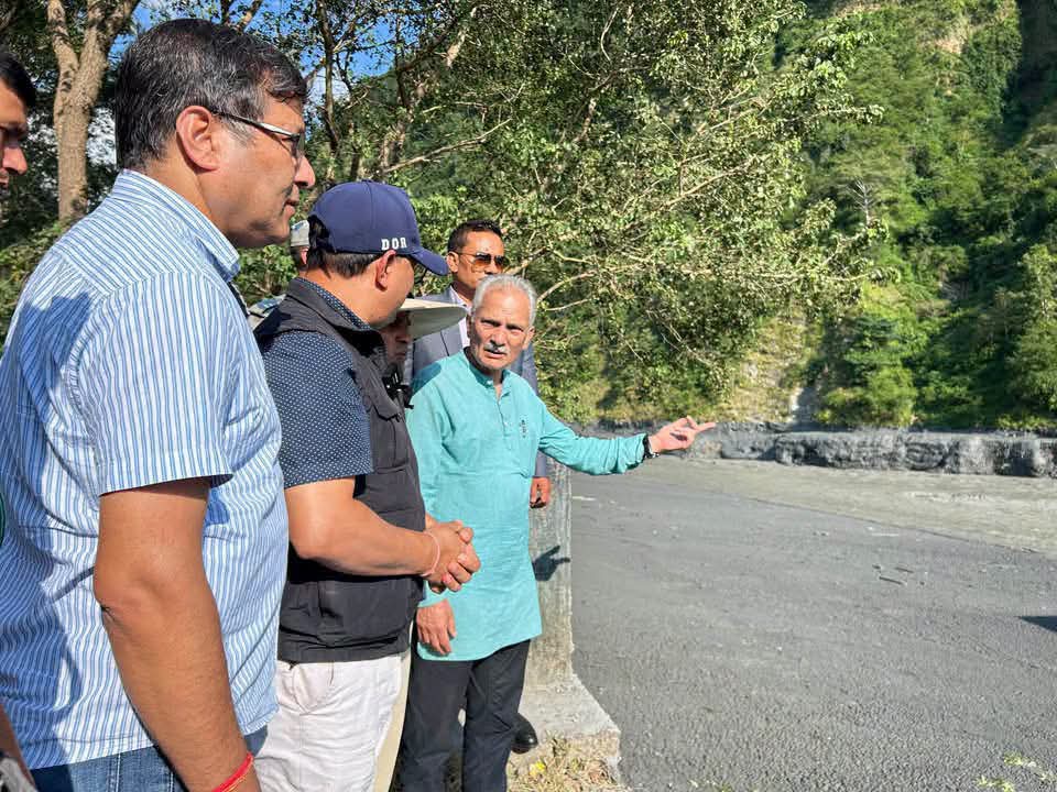 पूर्वप्रधानमन्त्री डा. बाबुराम भट्टराई बूढीगण्डकी बाढी प्रभावित क्षेत्रको निरीक्षणमा ।।